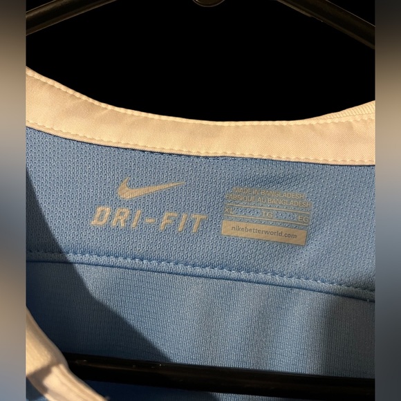 Nike Manchester City F.C. 2015 Home Soccer Jersey - Picture 5 of 8